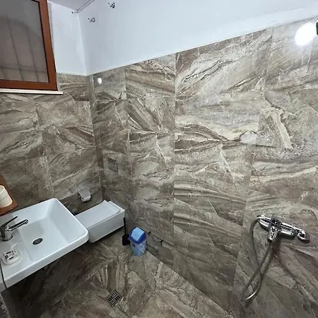 Rezidenca Hasanaj 41-42 Appartamento